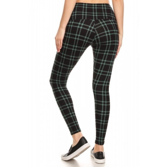 Super soft and comfortable Green Plaid Leggings - Picture 3 of 3